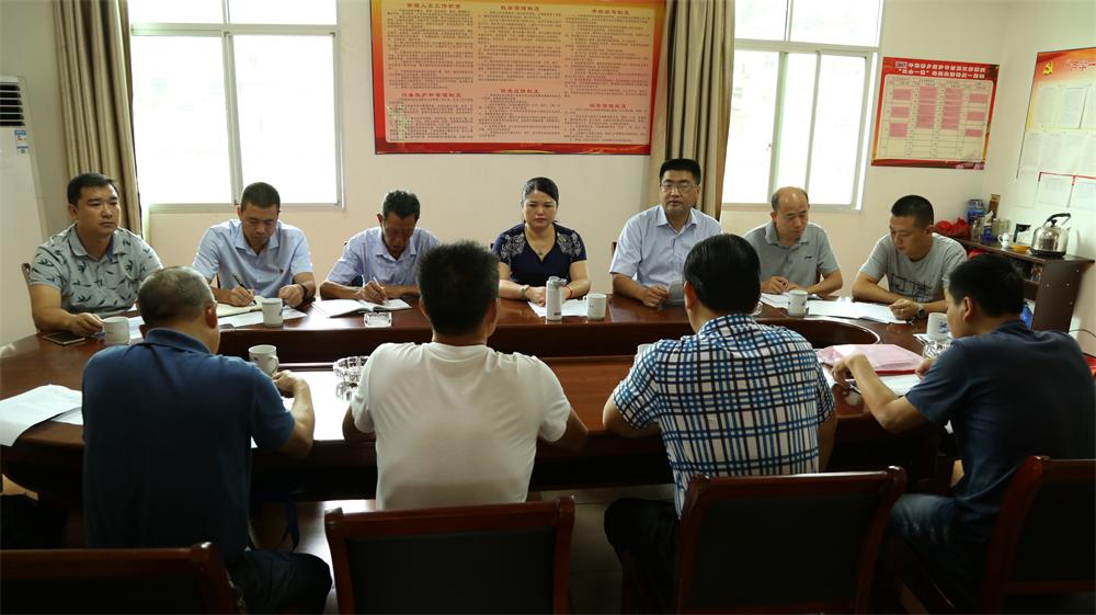 福建易順建筑工程有限公司“互動聯動、掛鉤幫扶”招沙甲村貧困戶捐贈儀式