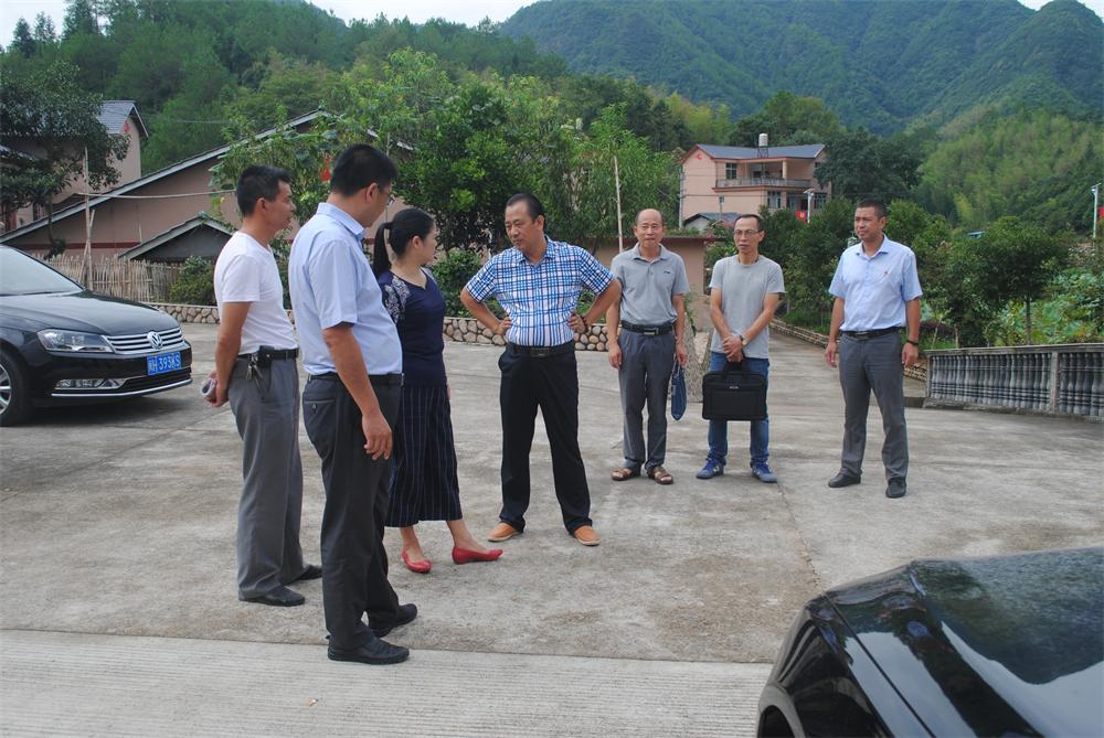 福建易順建筑工程有限公司“互動聯動、掛鉤幫扶”招沙甲村貧困戶捐贈儀式